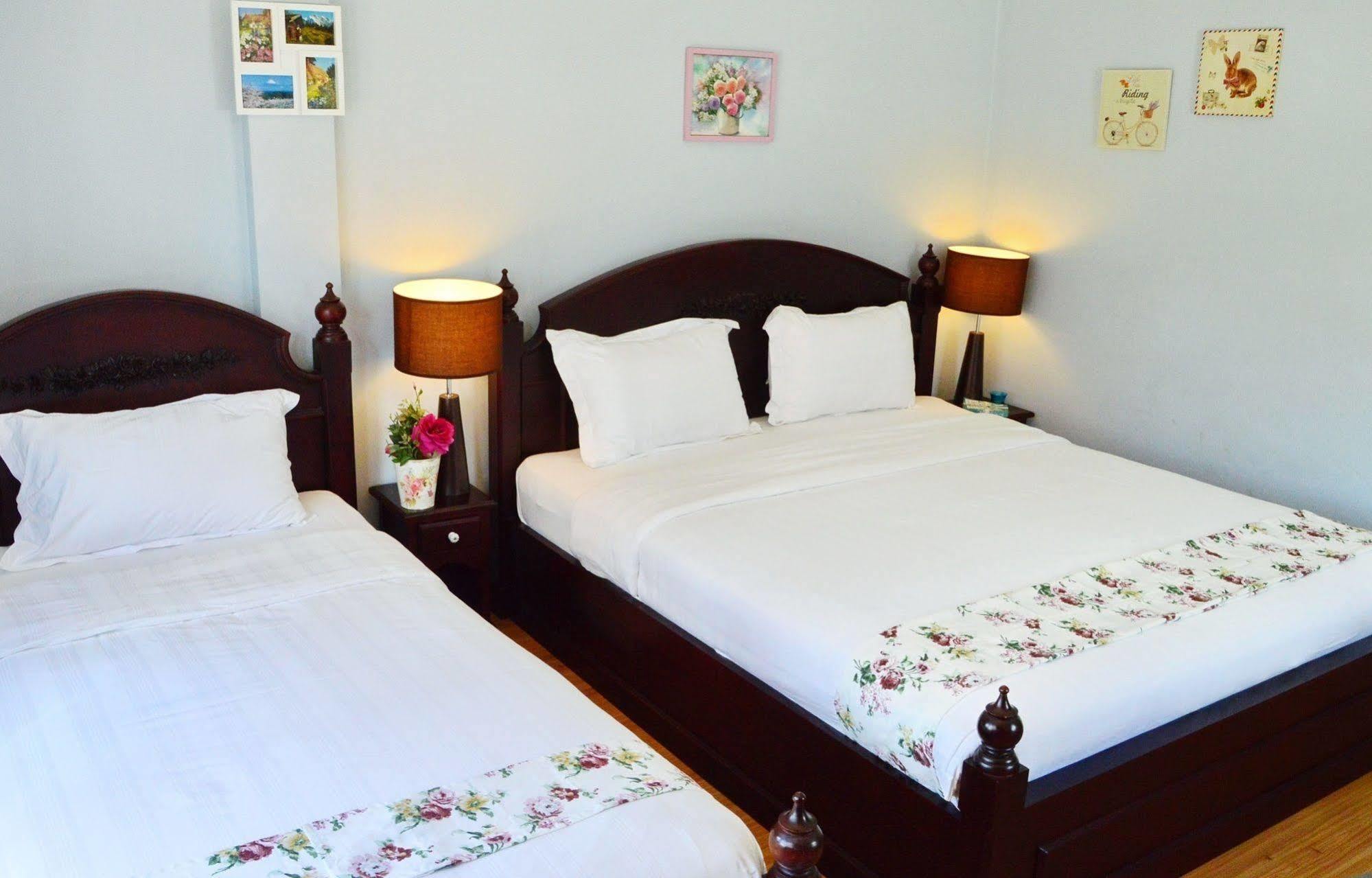 Pemberley House 3*